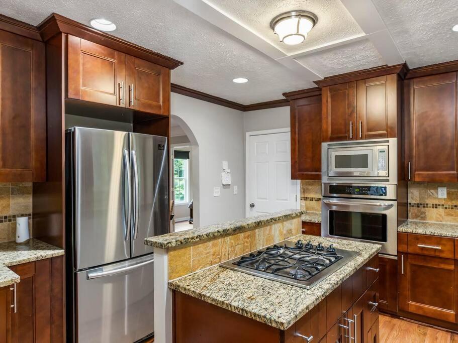 Gorgeous East Village Home Near Downtown Sleeps 12 5 Bedrooms Coffee Bbq Ac Parking アトランタ エクステリア 写真