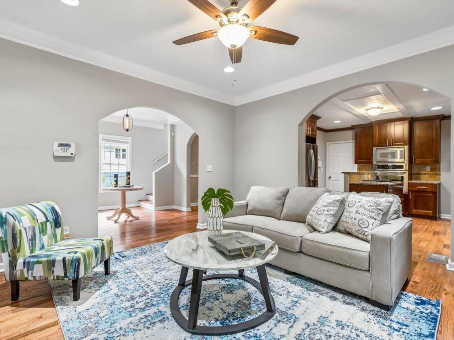 Gorgeous East Village Home Near Downtown Sleeps 12 5 Bedrooms Coffee Bbq Ac Parking アトランタ エクステリア 写真