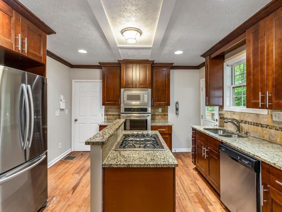 Gorgeous East Village Home Near Downtown Sleeps 12 5 Bedrooms Coffee Bbq Ac Parking アトランタ エクステリア 写真